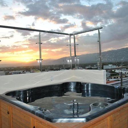 Harloe'S Appartamento Kingston Esterno foto