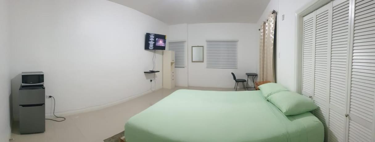 Harloe'S Appartamento Kingston Esterno foto