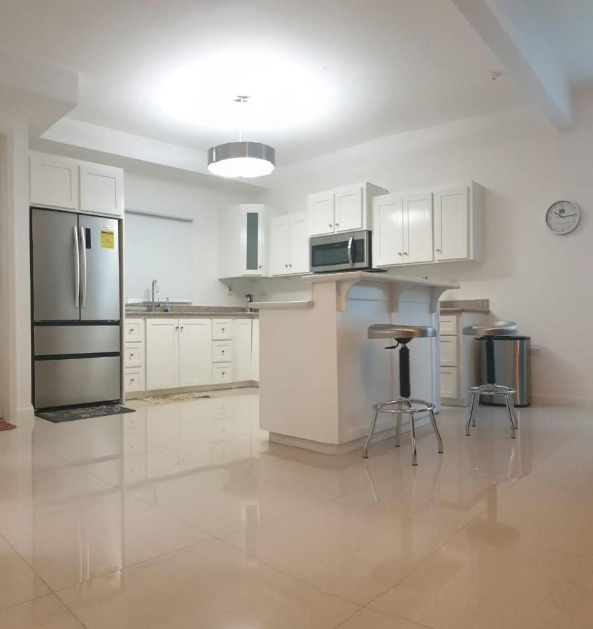 Harloe'S Appartamento Kingston Esterno foto