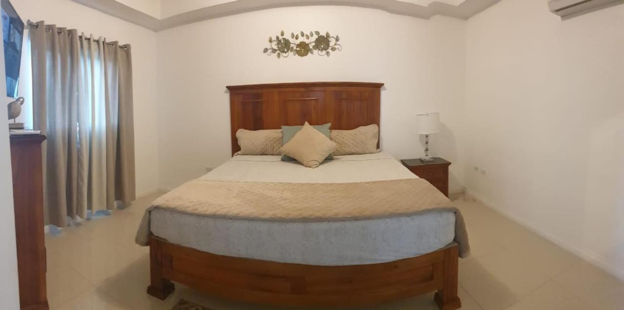 Harloe'S Appartamento Kingston Esterno foto